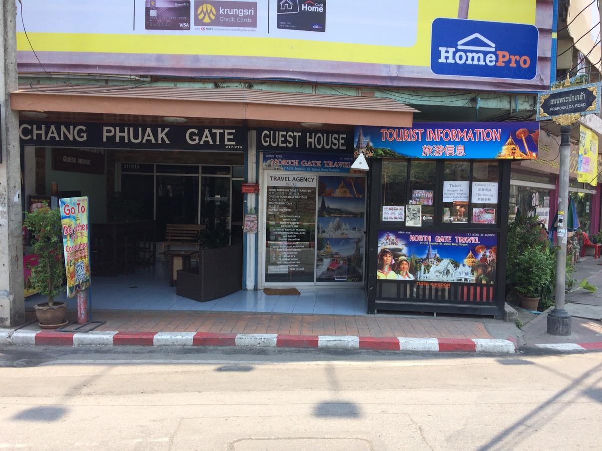 Changphuakgate Guesthouse Chiang Mai Exterior photo