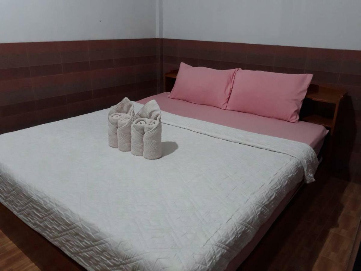 Changphuakgate Guesthouse Chiang Mai Exterior photo